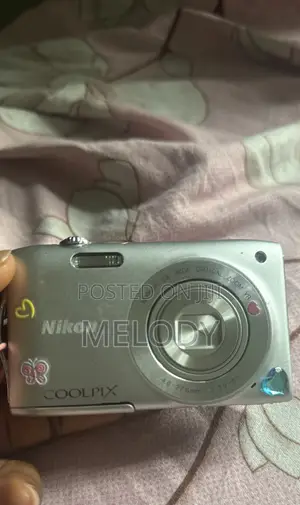 Nikon Coolpix S3300