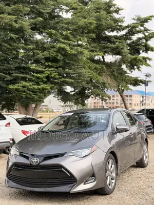 Toyota Corolla LE (1.8L 4cyl 2A) 2018 Gray