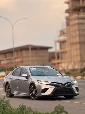 Toyota Camry 2019 Silver