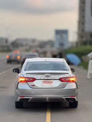 Toyota Camry 2019 Silver
