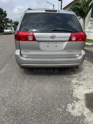 Toyota Sienna XLE Limited AWD 2006 Gray