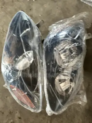 Headlamp Corolla 2003/2005/2006 Dark Face