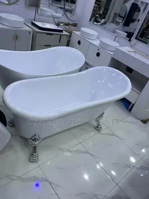 Animal Leg White Bathtub