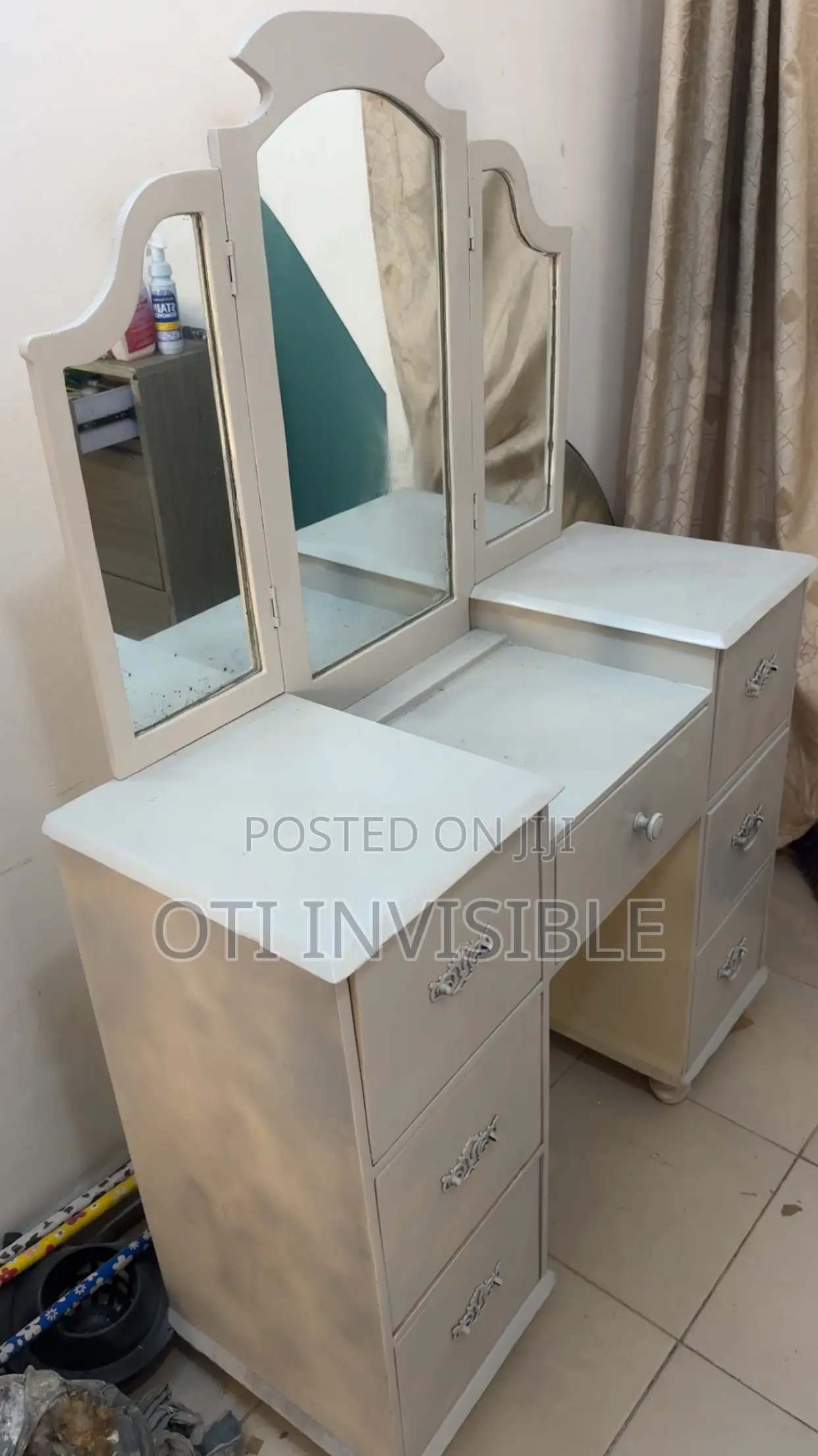 Off-White Royal Dresser