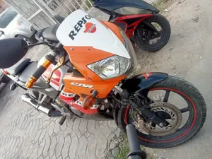 Honda CBR 2014 Orange