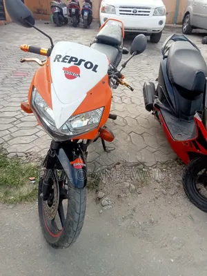 Honda CBR 2014 Orange