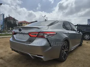 Toyota Camry 2020 Silver
