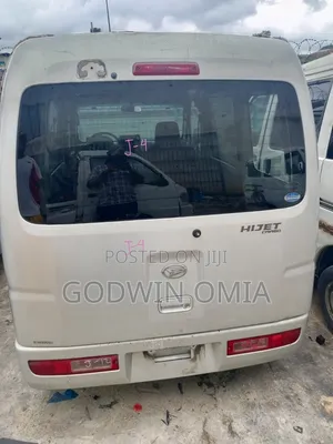 Bus 2010 White