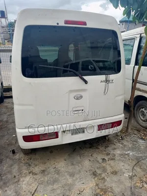 Bus 2010 White