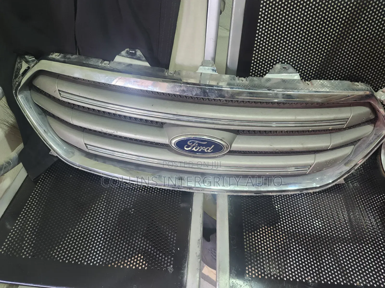 Front Grill Ford Taurus 2013 to 2016