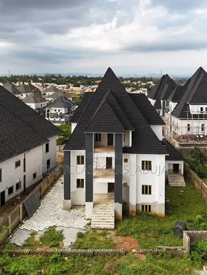 8bdrm Duplex in Lokogoma for sale