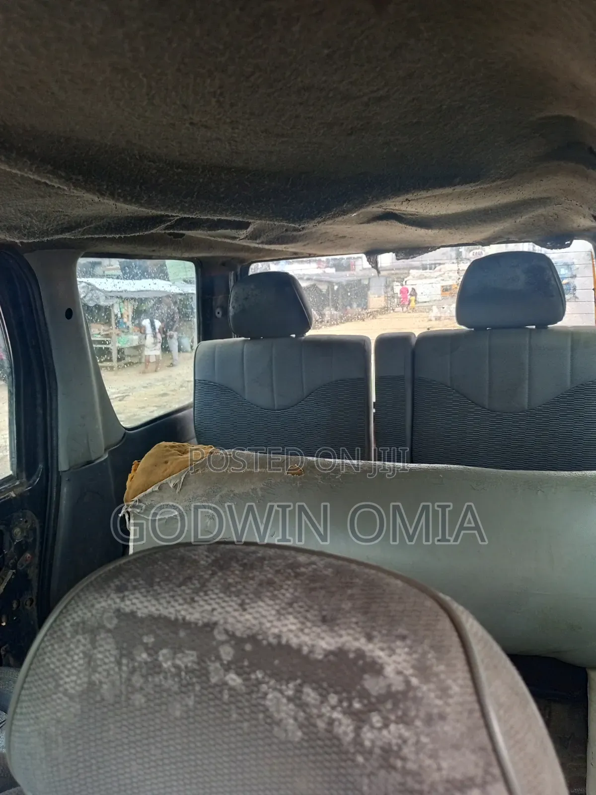 Bus 2010 Black