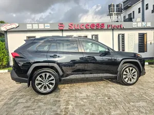 Toyota RAV4 2022 Black