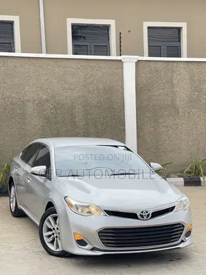 Toyota Avalon XLE Sedar FWD (3.5L 6cyl 6A) 2013 Silver