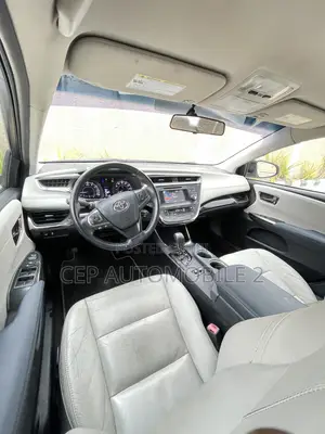 Toyota Avalon XLE Sedar FWD (3.5L 6cyl 6A) 2013 Silver
