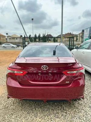 Toyota Camry 2018 Red