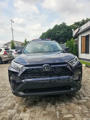 Toyota RAV4 2021 Blue