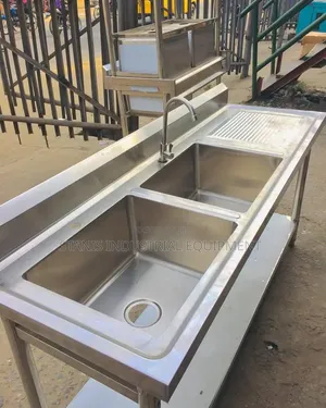 Double Sink With Side Compartment