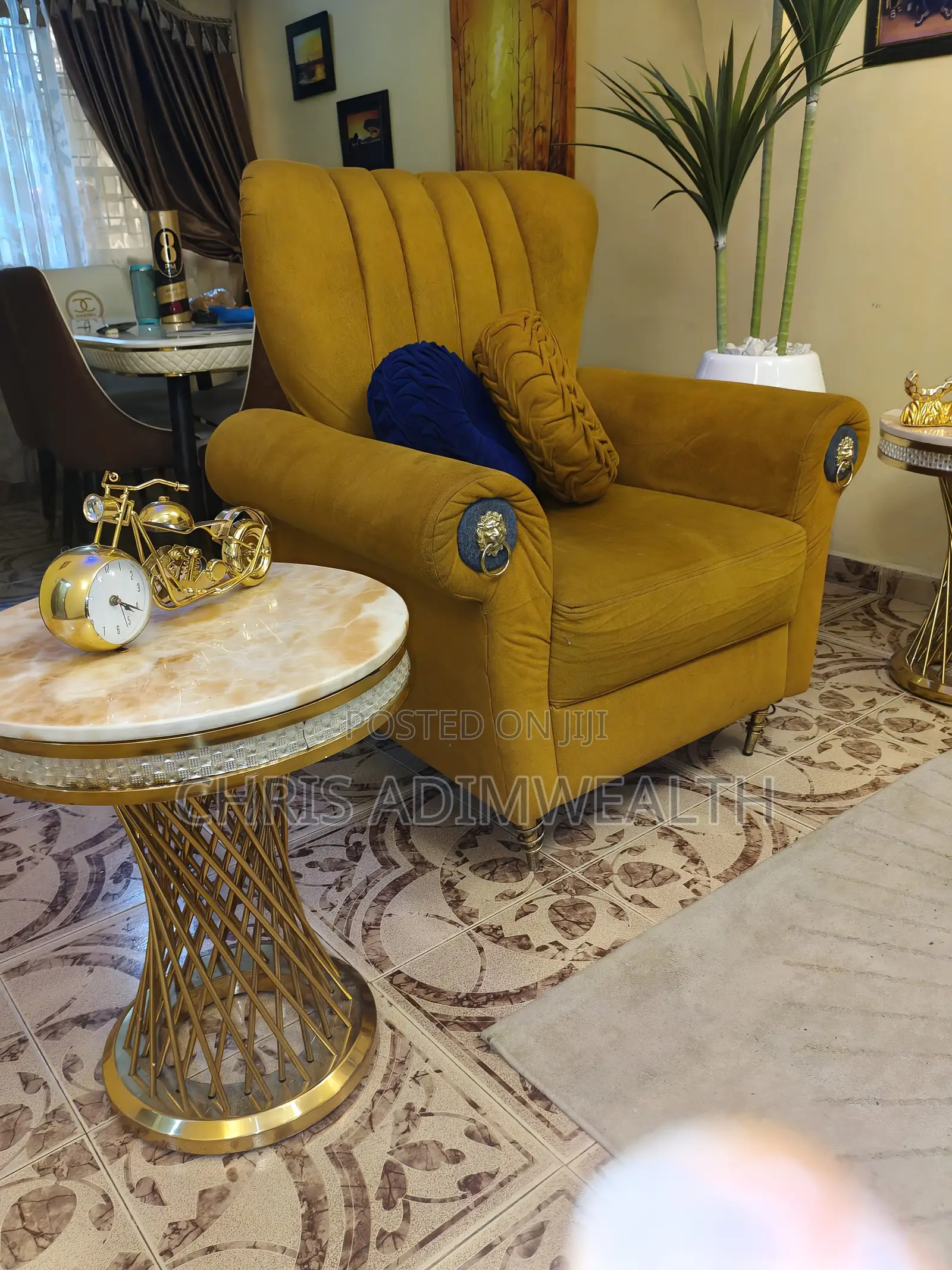 Prestigious 6 Royals Seaters Sofas.