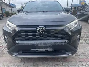 Toyota RAV4 XLE Premium AWD 2020 Black