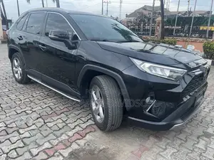 Toyota RAV4 2021 Black