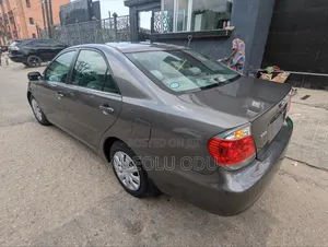 Toyota Camry 2005 Gray
