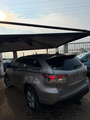 Toyota Highlander Limited V6 4x2 (3.5L 6cyl 6A) 2016 Gold
