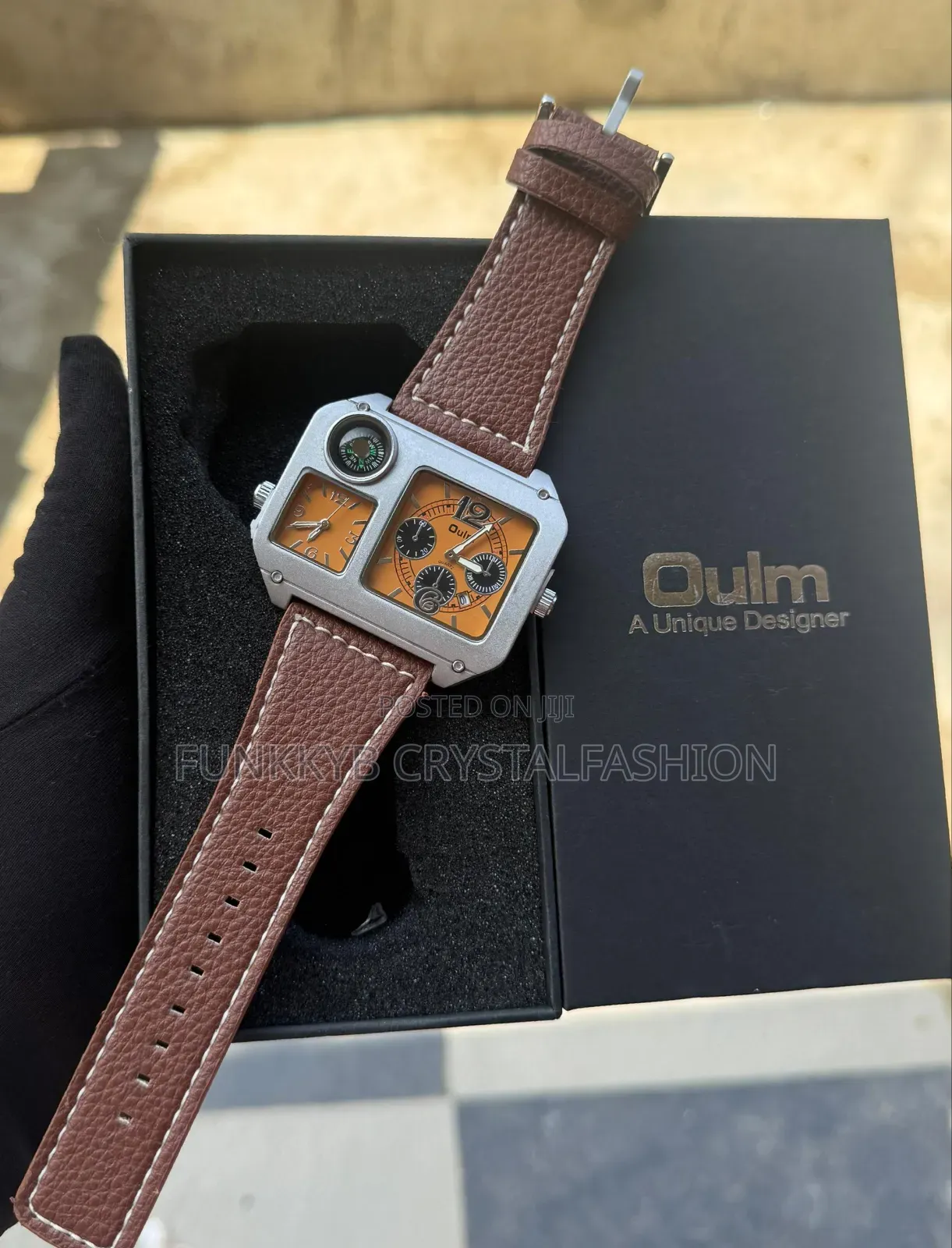 Luxurys Oulm Wristwatch
