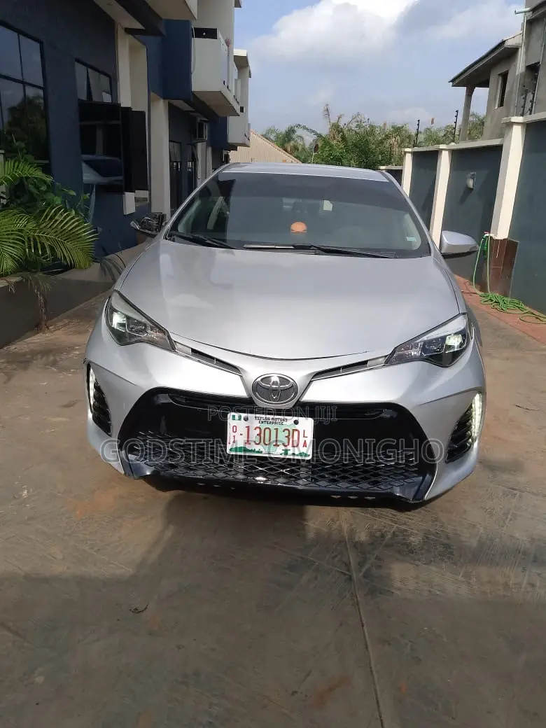 Toyota Corolla 2017 Silver