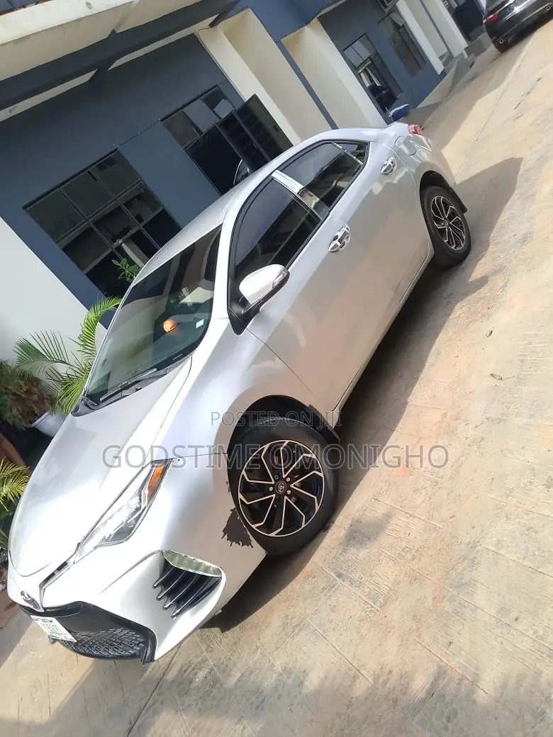 Toyota Corolla 2017 Silver