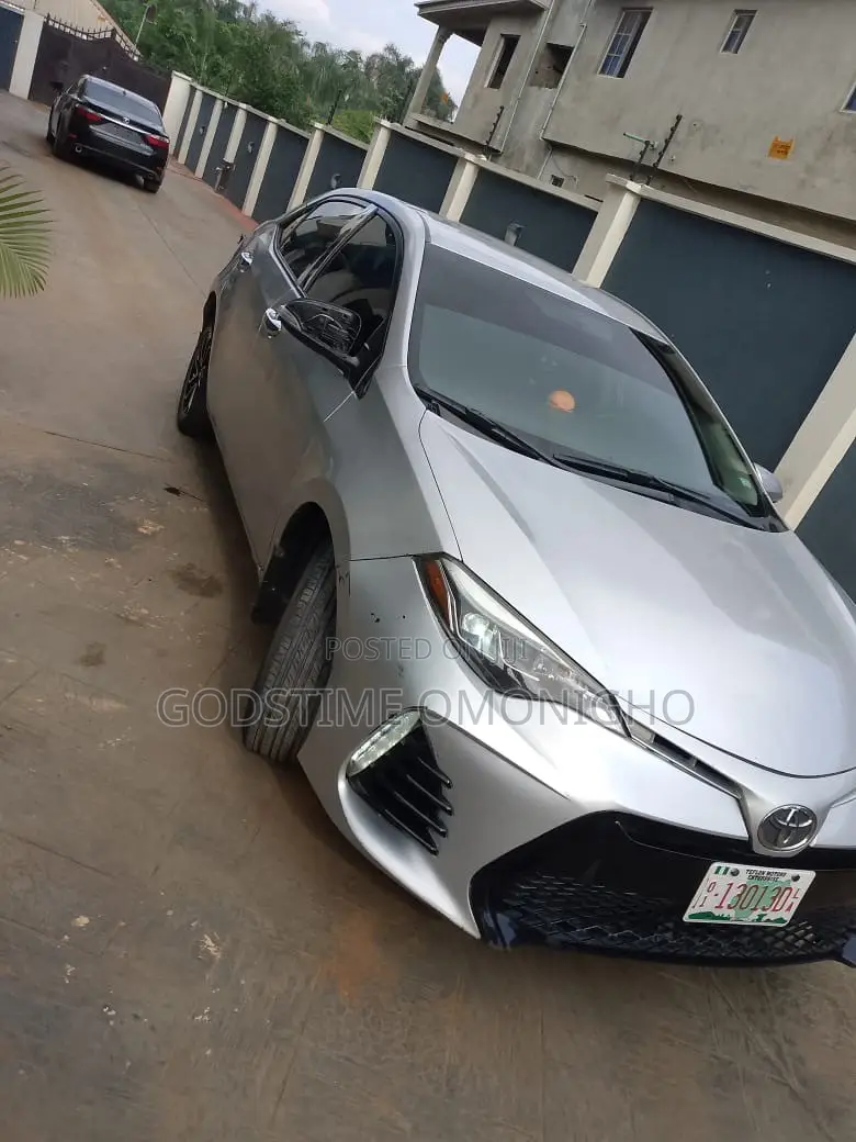 Toyota Corolla 2017 Silver