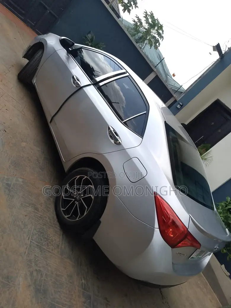 Toyota Corolla 2017 Silver