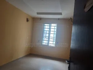 2bdrm Apartment in Mobil Rd, Ajiwe for rent