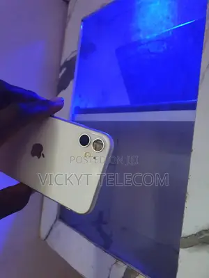 Apple iPhone 11 64 GB White