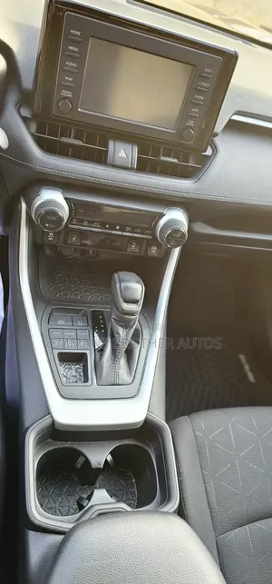 Toyota RAV4 XLE 2021 Purple