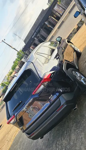 Toyota RAV4 XLE 2021 Purple
