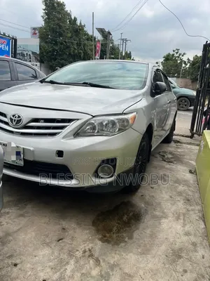 Toyota Corolla 2010 Silver