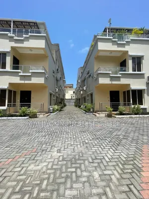 3bdrm Penthouse in Oniru Estate, Victoria Island Extension for rent