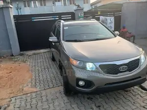 Kia Sorento 2011 Gray
