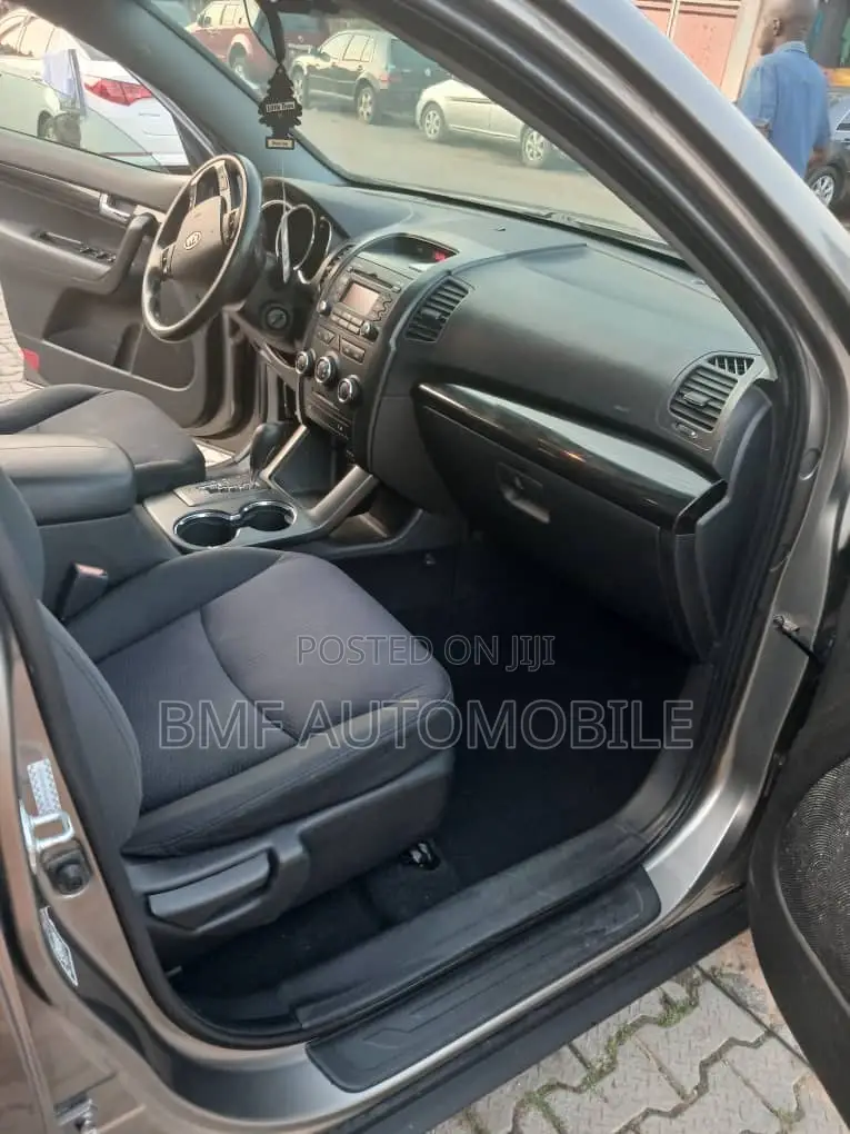 Kia Sorento 2011 Gray