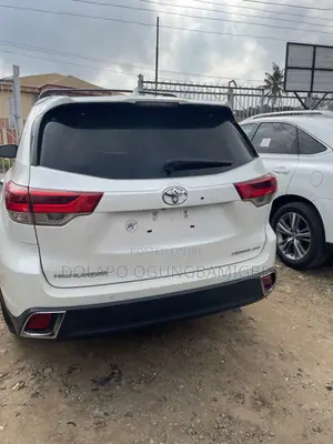 Toyota Highlander Limited Platinum 4x2 V6 (3.5L 6cyl 8A) 2017 White