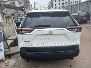 Toyota RAV4 2019 White