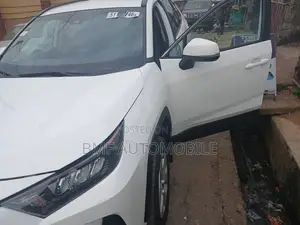 Toyota RAV4 2019 White