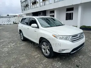 Toyota Highlander Limited 3.5l 4WD 2013 White