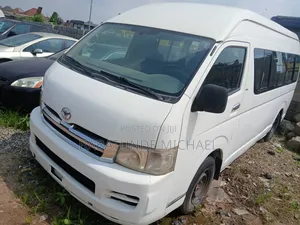 Toyota HiAce 2010 White