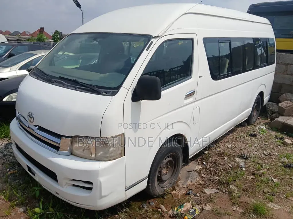 Toyota HiAce 2010 White