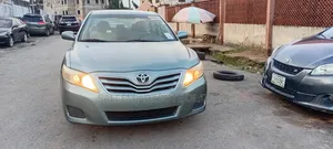 Toyota Camry LE 4dr Sedan (2.5L 4cyl 6A) 2011 Gray