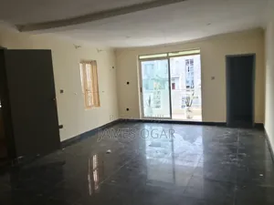 3bdrm Block of Flats in Chevron Drive for rent