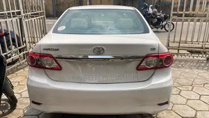 Toyota Corolla 2012 White