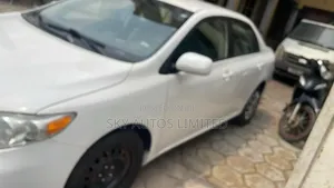 Toyota Corolla 2012 White